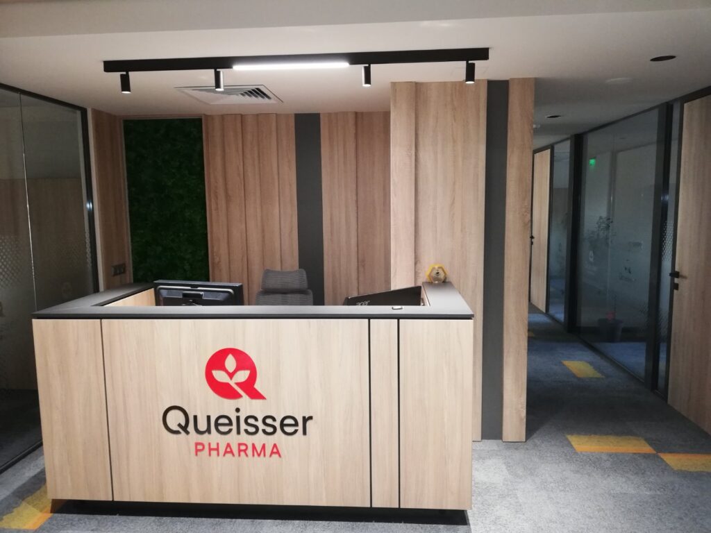 QUEISSER PHARMA - Вътрешно преустройство и основен ремонт на офис